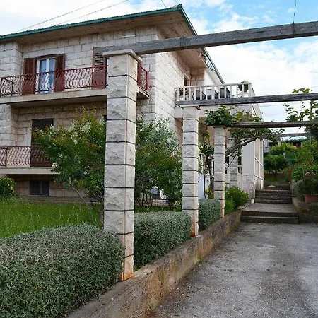 Moretino Apartman Supetar